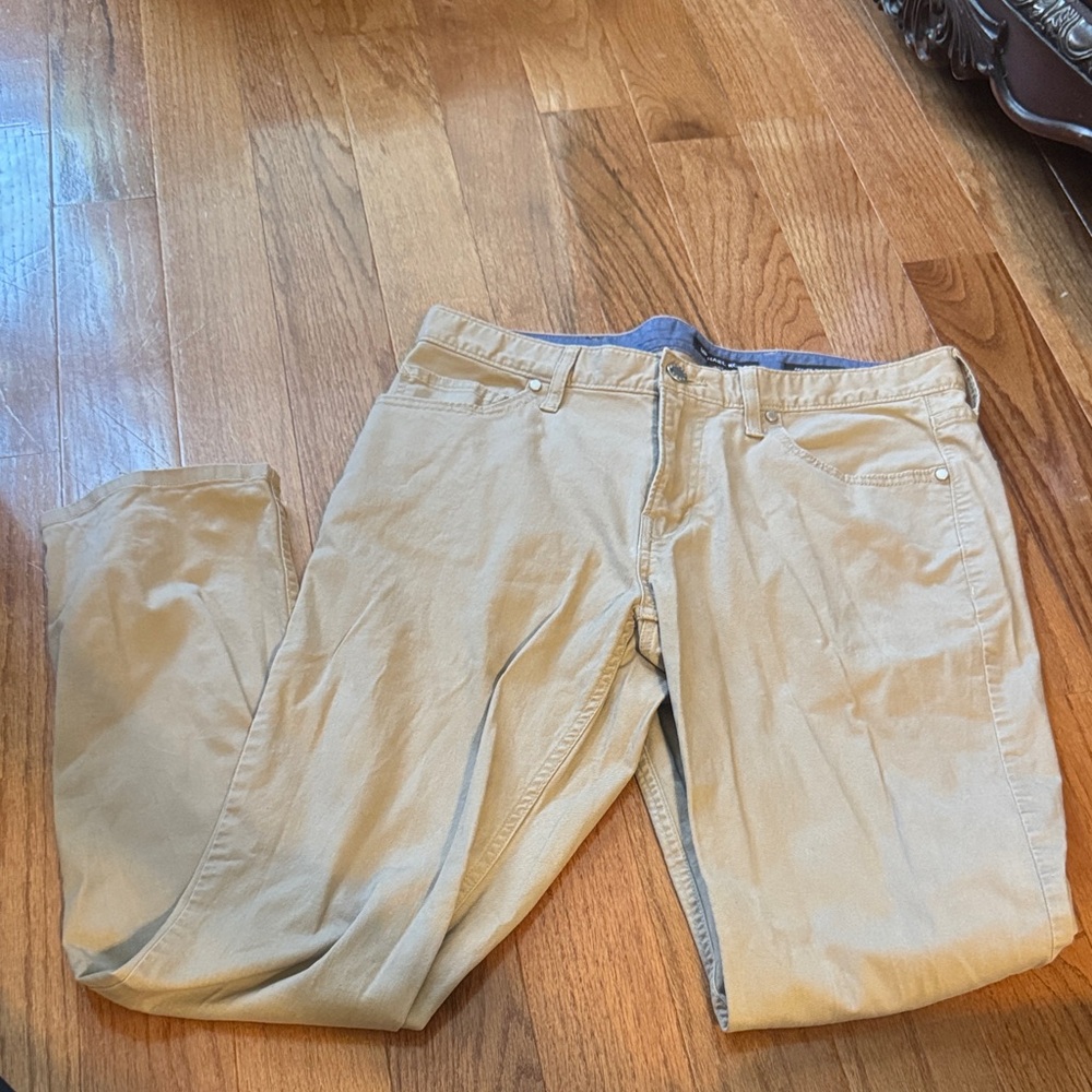 Michael Kors 32 x 32 Men's Casual Chino Pants in Khaki
